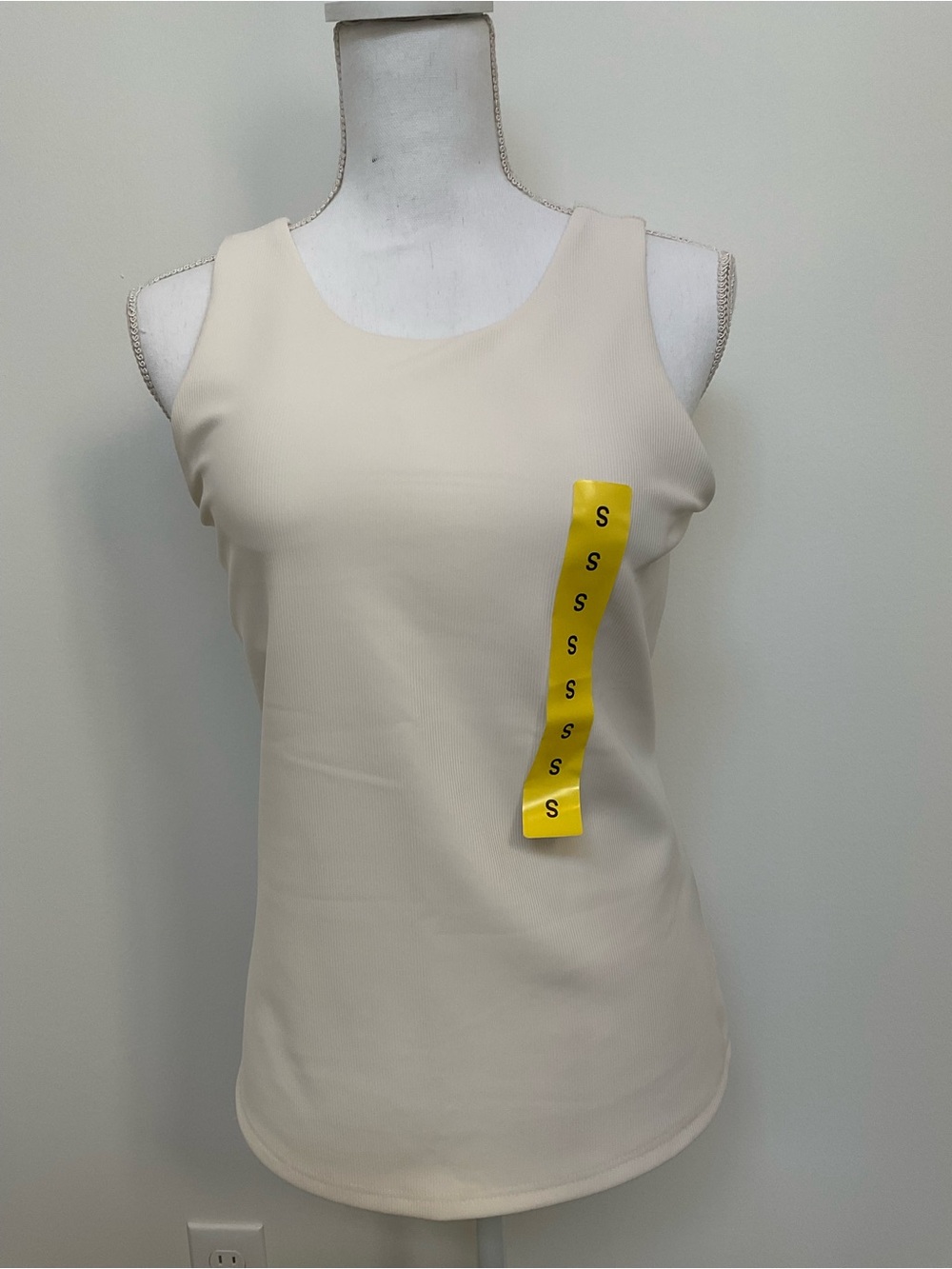 32 Degrees Cream Women’s Scoop Neck Athletic Tank